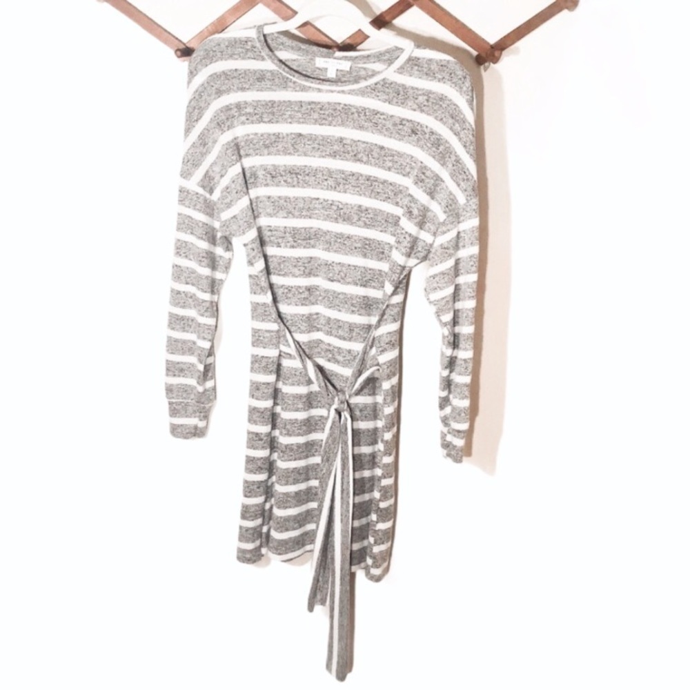3/$25 🙌🏼 blu pepper day to day Striped Tie Mini Dress S